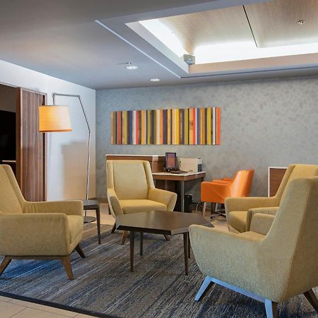 Holiday Inn Express Kamloops By Ihg Exterior photo