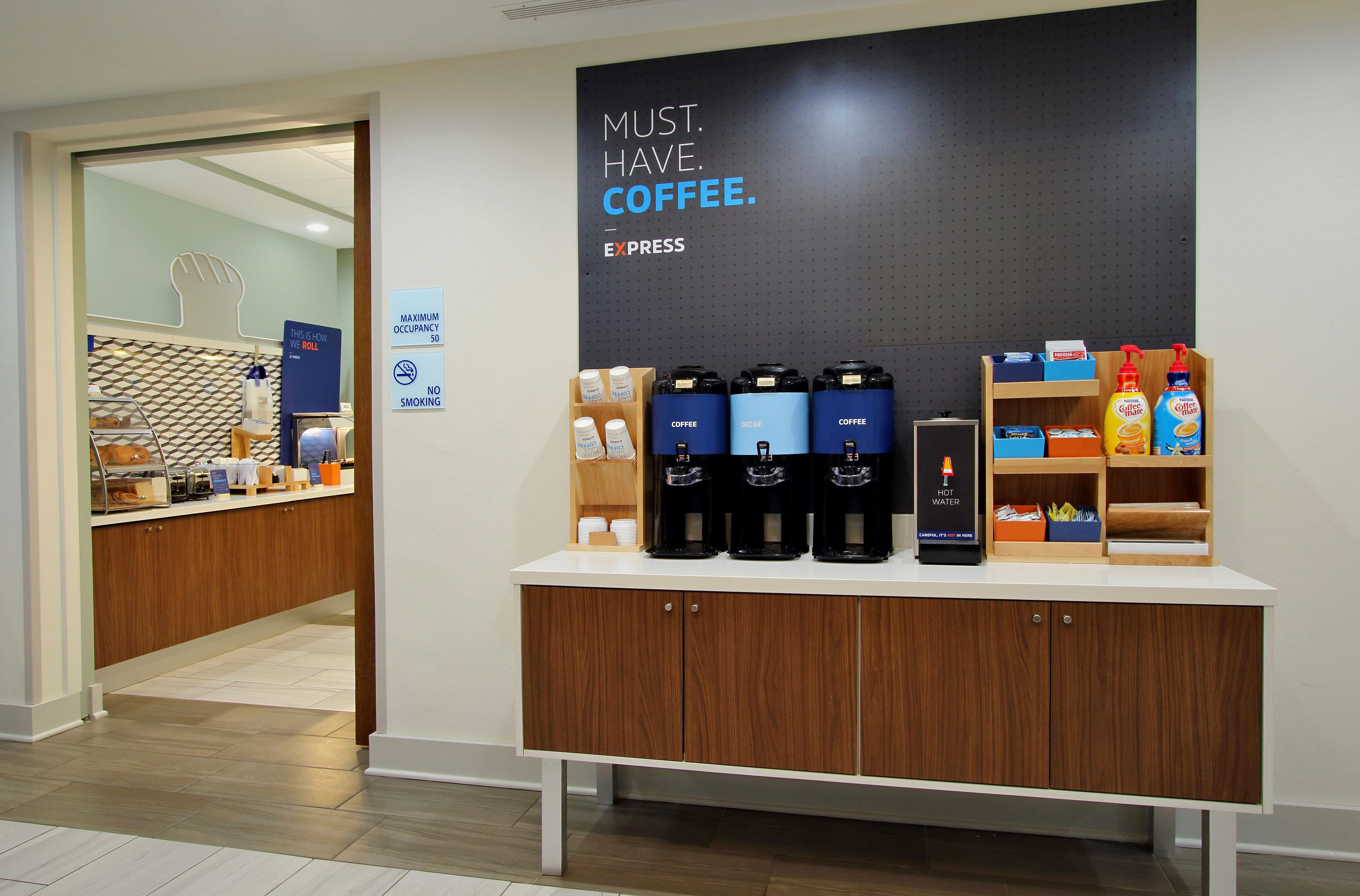 Holiday Inn Express Kamloops By Ihg Exterior photo